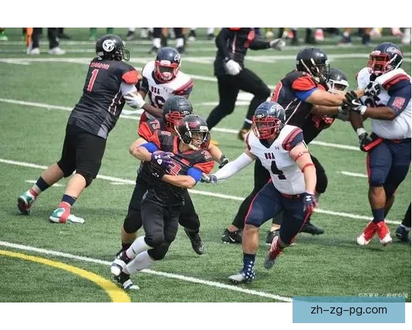 激烈对抗！某队在橄榄球比赛中获胜，另一队惨败，场上火药味十足。