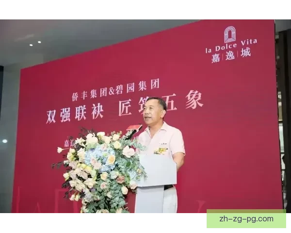 跳水邀请赛：水下花园的华丽绽放