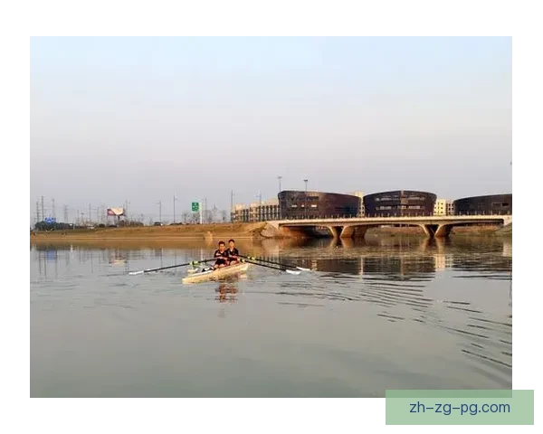 赛艇对战策略解析：技术、配速与团队合作的关键因素